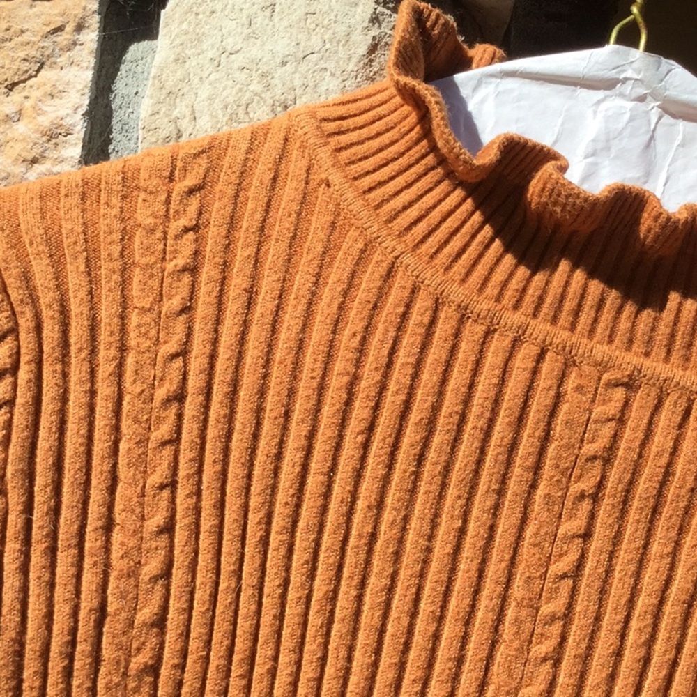 LRUD ruffle neck long sleeve sweater fall attire boho🌷 - Picture 2 of 7